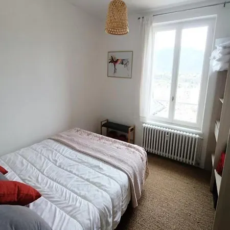 2 For 4 People * Aix-les-Bains